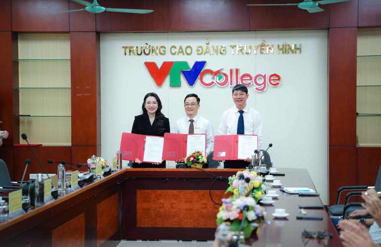 Trường Cao đẳng Truyền hình ký kết hợp tác đào tạo nghiệp vụ livestream