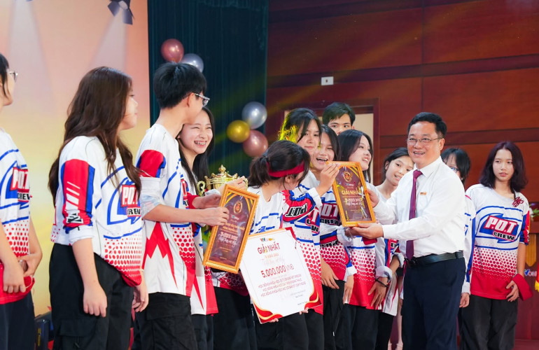 Phóng sự ảnh: Điểm nhấn phong trào văn nghệ - thể thao của cán bộ, giảng viên và học sinh sinh viên