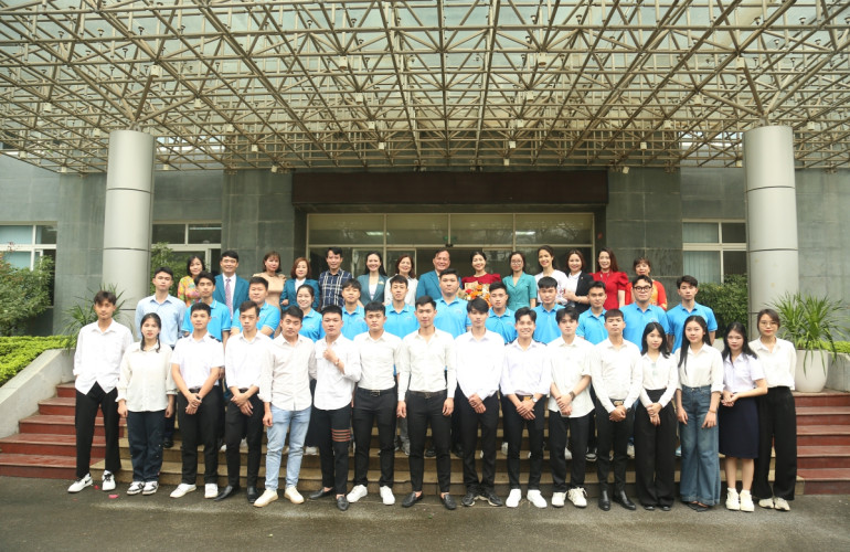 VTV College: Khai giảng lớp Kỹ năng thuyết trình ứng dụng nhân viên hàng không
